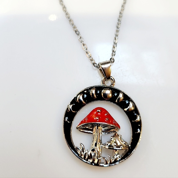 Mushroom Pendant and Silver Chain Red Mushroom Necklace Mushroom Fungus NWT - Picture 4 of 4